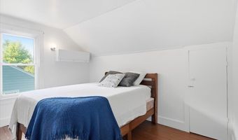 51 Cayuga Ct, Burlington, VT 05408