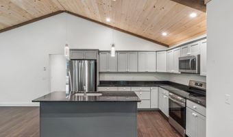 67 E West Ln, Belgrade, ME 04917