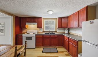 205 6th St, Beaver, WV 25813