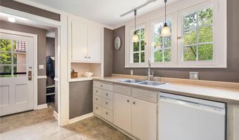 808 4th St SW, Austin, MN 55912