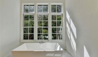 337 Lakeshore Dr, Berkeley Lake, GA 30096