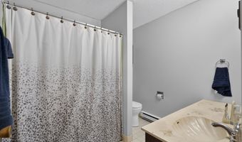 14 Riverview Dr 14, Bridgeport, CT 06604