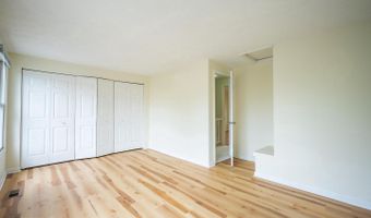 2025 N GLEBE Rd, Arlington, VA 22207