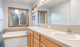 913 NW 16TH Ct, Battle Ground, WA 98604