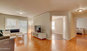 227 Paddington Ct 7-7, Englishtown, NJ 07726
