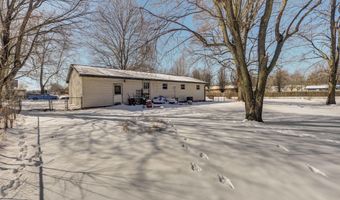 667 W Elm St, Aurora, MO 65605