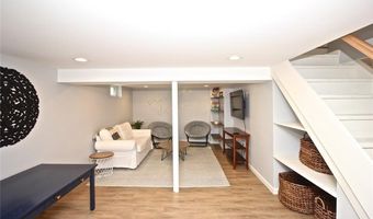 139 Coggeshall Ave, Newport, RI 02840