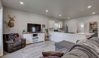 522 W 2nd St, Baxter Springs, KS 66713