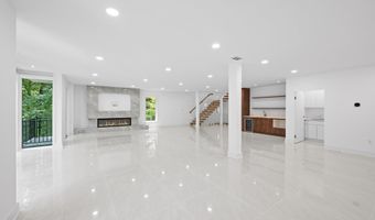 2321 N RICHMOND St, Arlington, VA 22207
