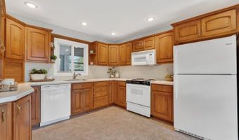 117 Idolstone Ln, Aberdeen Twp., NJ 07747