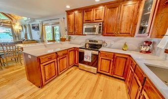 19 Glenview Ln, Belfast, ME 04915