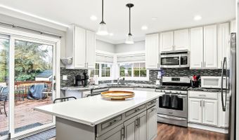 1670 Yosemite Pkwy, Algonquin, IL 60102