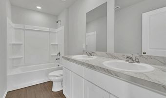 135 Sienna Dr, Alvord, TX 76225