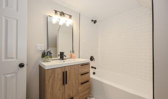 32 Raymond Rd, Auburn, NH 03032