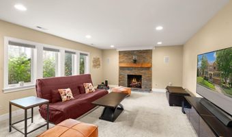 4226 40TH St N, Arlington, VA 22207