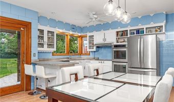 133 Tupelo Hill Dr, Cranston, RI 02920