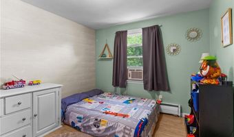 17 Linwood Dr, Coventry, RI 02816
