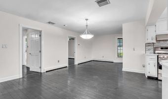 19 CENTER St, Barnegat, NJ 08005