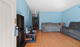 1742 E SYLVAN Ave, Appleton, WI 54915