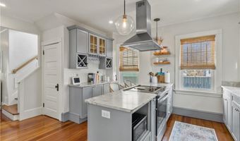 35 Hall Ave, Newport, RI 02840