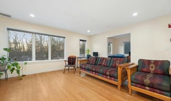 71 Village Ct 71, Berlin, MA 01503