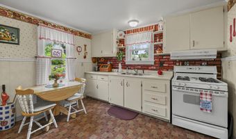 15 Summit Ave, Adams, MA 01220