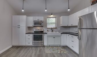 110 N Tresslar Ave, Bargersville, IN 46106