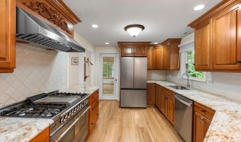 11 Farrwood Dr, Andover, MA 01810