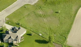 1738 Tiger Ridge Ct, Albert Lea, MN 56007