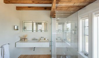 8-10 Old Lazy Point Rd, Amagansett, NY 11930