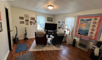449 OAK St, Big Sandy, TN 38221