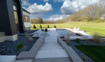 5044 Hickory Pointe Woods SE, Ada, MI 49301