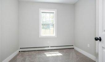 1008 Toll Gate Rd, Warwick, RI 02886
