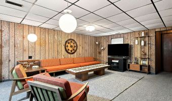 931 Perry Dr, Algonquin, IL 60102