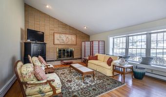 9 Delno Dr, Danbury, CT 06811
