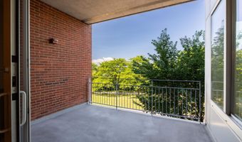 35 Cherry St 302, Burlington, VT 05401