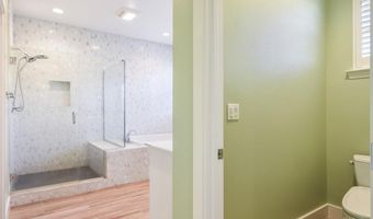 2580 Peterson Creek Dr, Santa Rosa, CA 95403