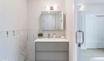 1516 E CAPITOL St NE, Washington, DC 20003