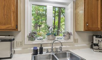 62 Pine Hill Dr, Bath, ME 04530