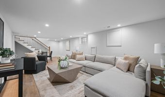 2777 Donna Dr, Columbus, OH 43220