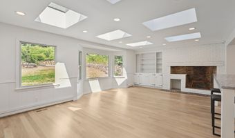 8 Fairview Ln, Wilton, CT 06897