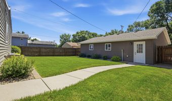 1211 N State St, Aberdeen, SD 57401