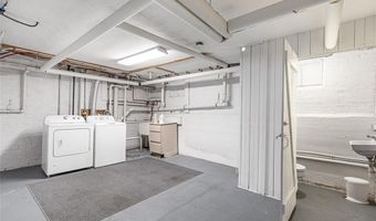 118 Ocean Ave, Cranston, RI 02905