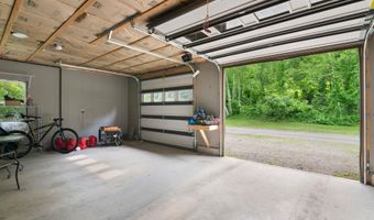 925 Hinesburg Rd, Brattleboro, VT 05301