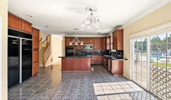 9 Denise Dr, Allentown, NJ 08501
