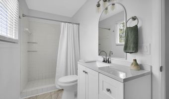639 AQUATIC Dr, Atlantic Beach, FL 32233