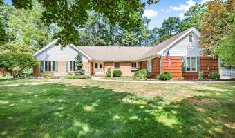 30 Packard Dr, Middletown, NJ 07748