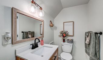148 POCONO Rd, Albrightsville, PA 18210