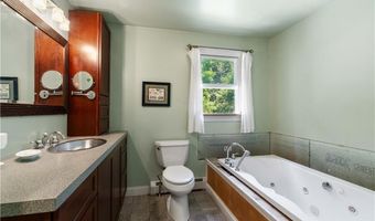 30 Loring Rd, Bristol, RI 02809