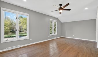 1245 WINAKI Trl, Algonquin, IL 60102